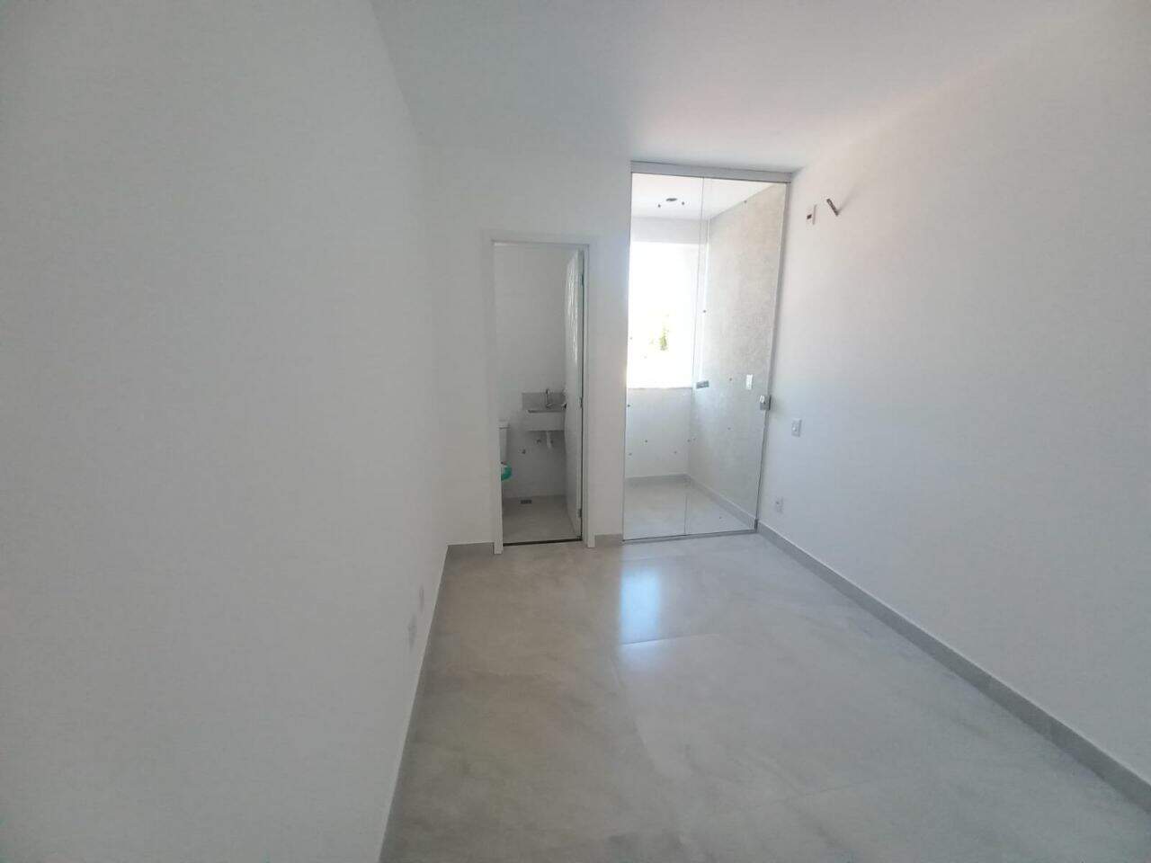 Casa à venda no Planalto: 