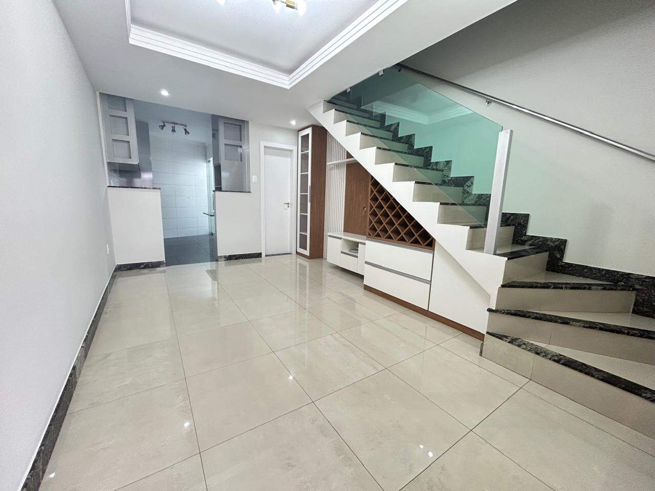 Casa geminada coletiva à venda no Santa Amélia: 