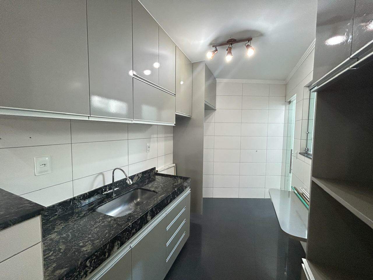 Casa geminada coletiva à venda no Santa Amélia: 