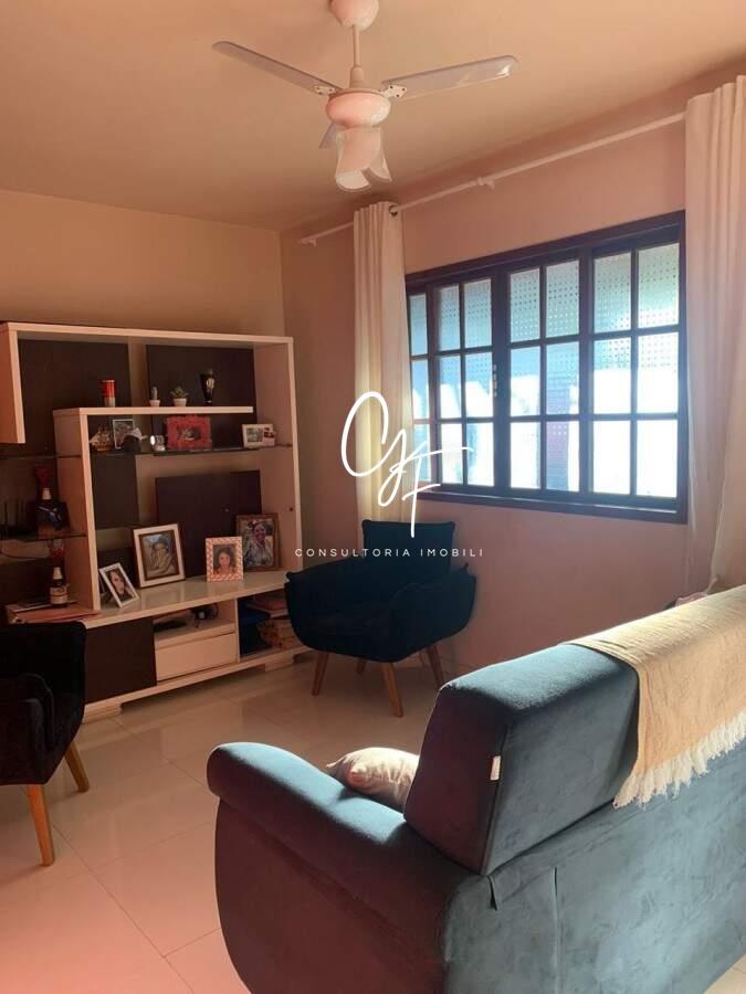 Casa à venda no Centro: 