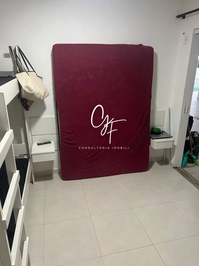 Flat à venda no Peró: 