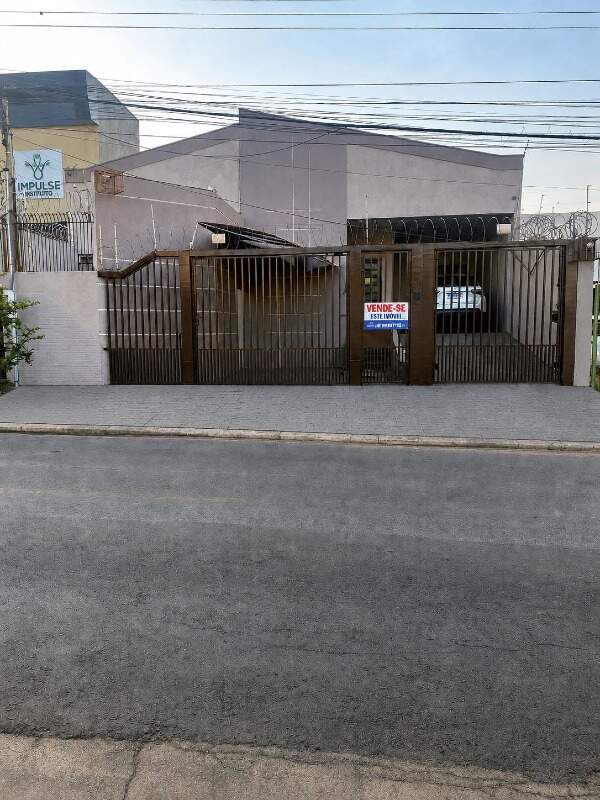 Casa Comercial de 290 m² no Jardim Cuiabá, ao Lado do Hospital, com Edícula e 2 Vagas