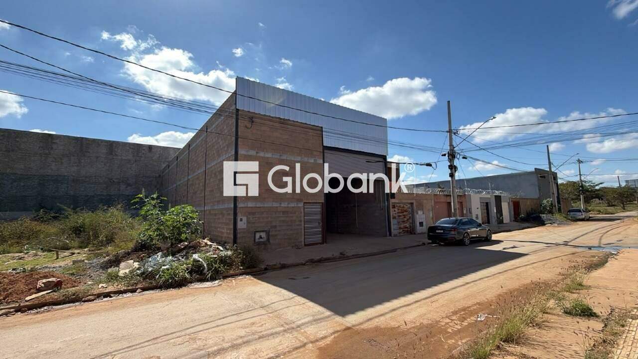 Galpão para aluguel Jardim Olímpico 250m² Montes Claros MG: 