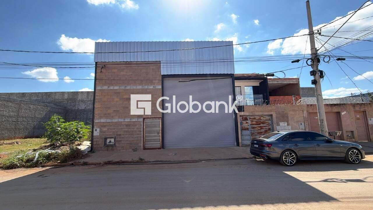 Galpão para aluguel Jardim Olímpico 250m² Montes Claros MG: 