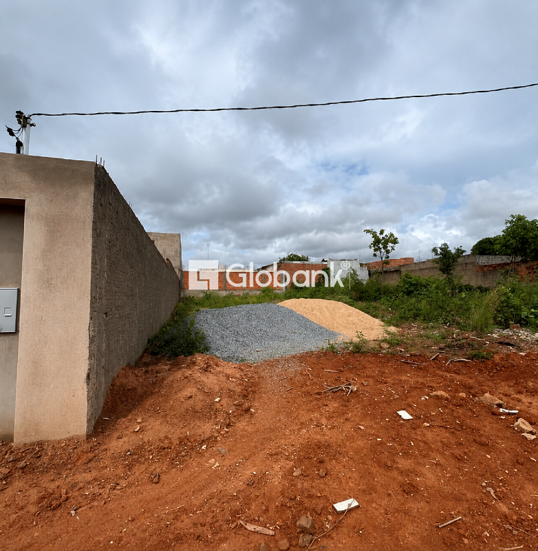 Terreno à venda Santo Amaro 360m² Montes Claros MG: 