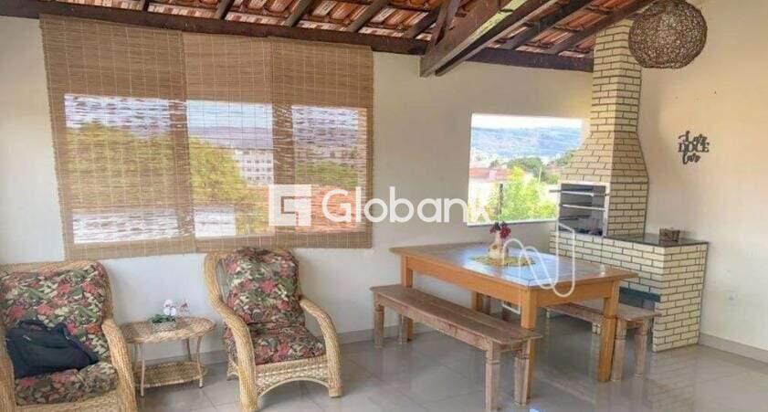 Casa 6 quartos à venda Conjunto Cristo Rei 340m² Montes Claros MG: 