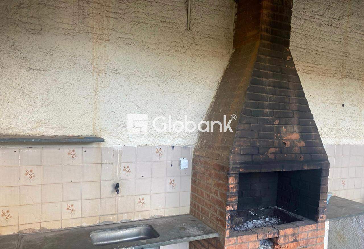 Casa 5 quartos à venda Edgar Pereira 239m² Montes Claros MG: