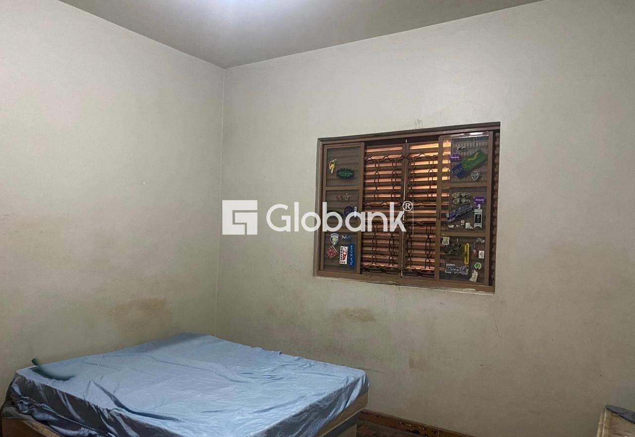 Casa 5 quartos à venda Edgar Pereira 239m² Montes Claros MG: