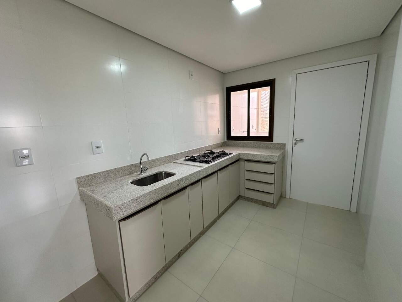 Apartamento 4 quartos para aluguel Todos os Santos 116m² Montes Claros MG: Cozinha