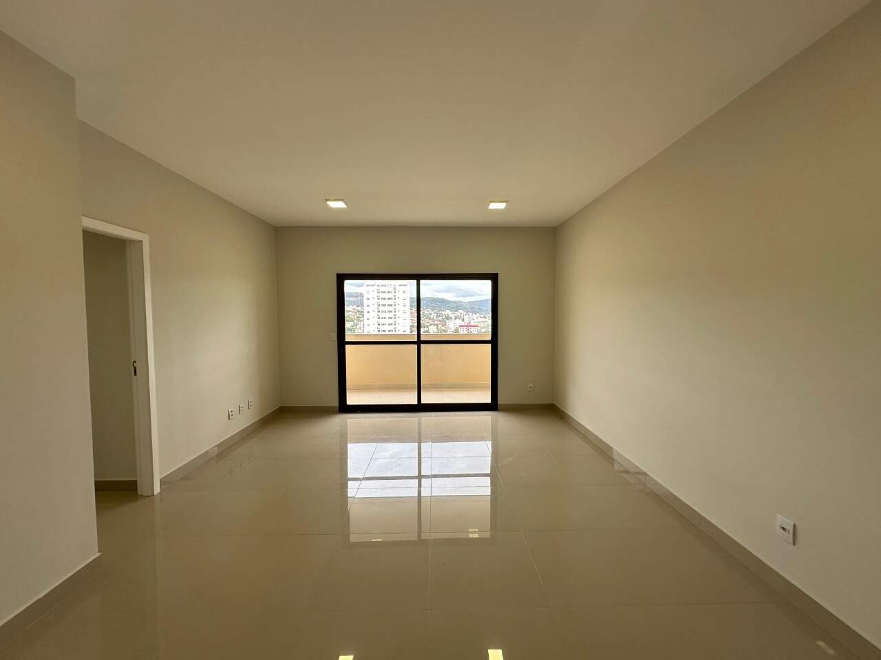 Apartamento 4 quartos para aluguel Todos os Santos 116m² Montes Claros MG: Sala