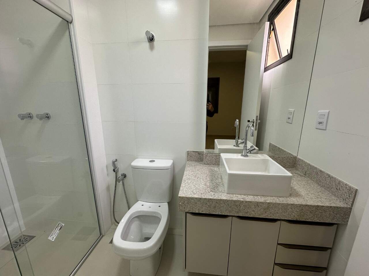 Apartamento 4 quartos para aluguel Todos os Santos 116m² Montes Claros MG: Banheiro Social