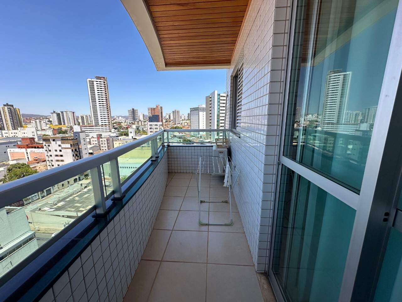 Flat 1 quarto à venda Centro 44m² Montes Claros MG: Sacada