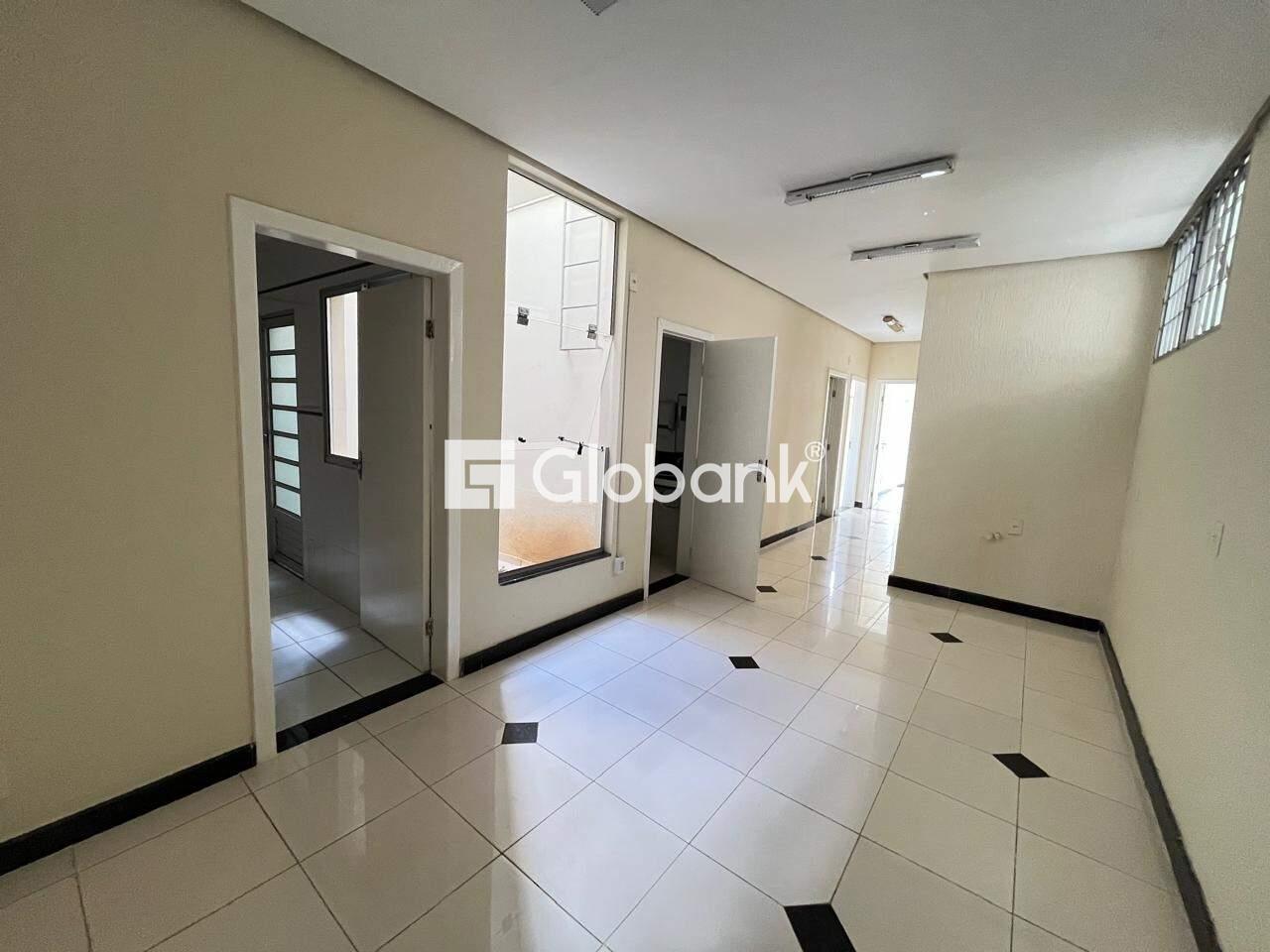 Casa comercial 5 quartos para aluguel Centro 140m² Montes Claros MG: 