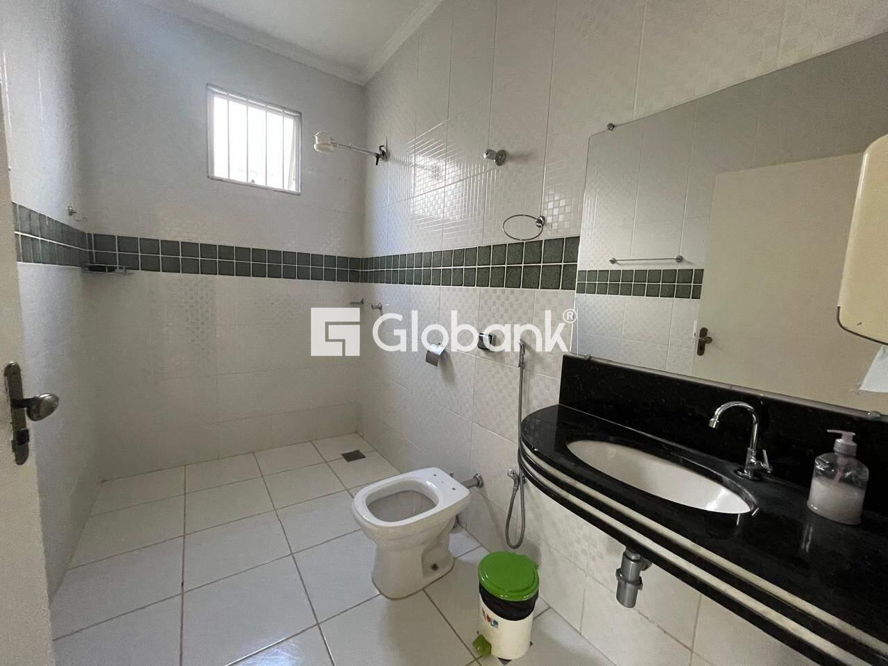 Casa comercial 5 quartos para aluguel Centro 140m² Montes Claros MG: 