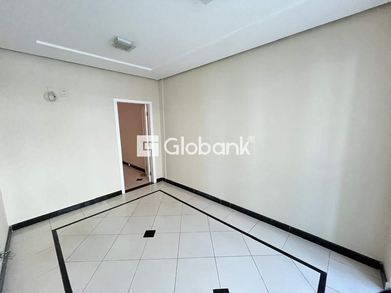 Casa comercial 5 quartos para aluguel Centro 140m² Montes Claros MG: 
