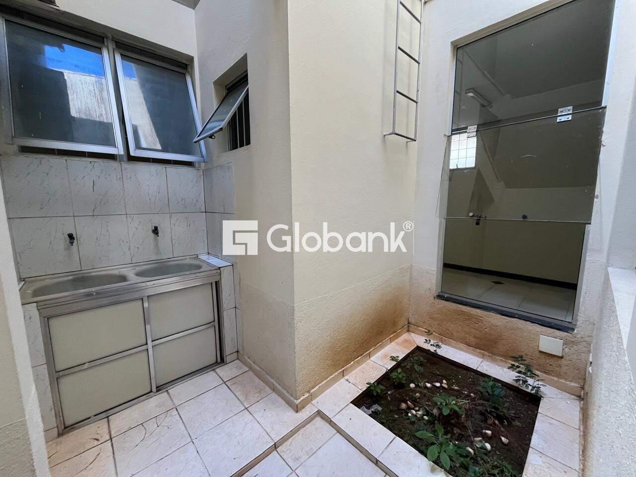 Casa comercial 5 quartos para aluguel Centro 140m² Montes Claros MG: 