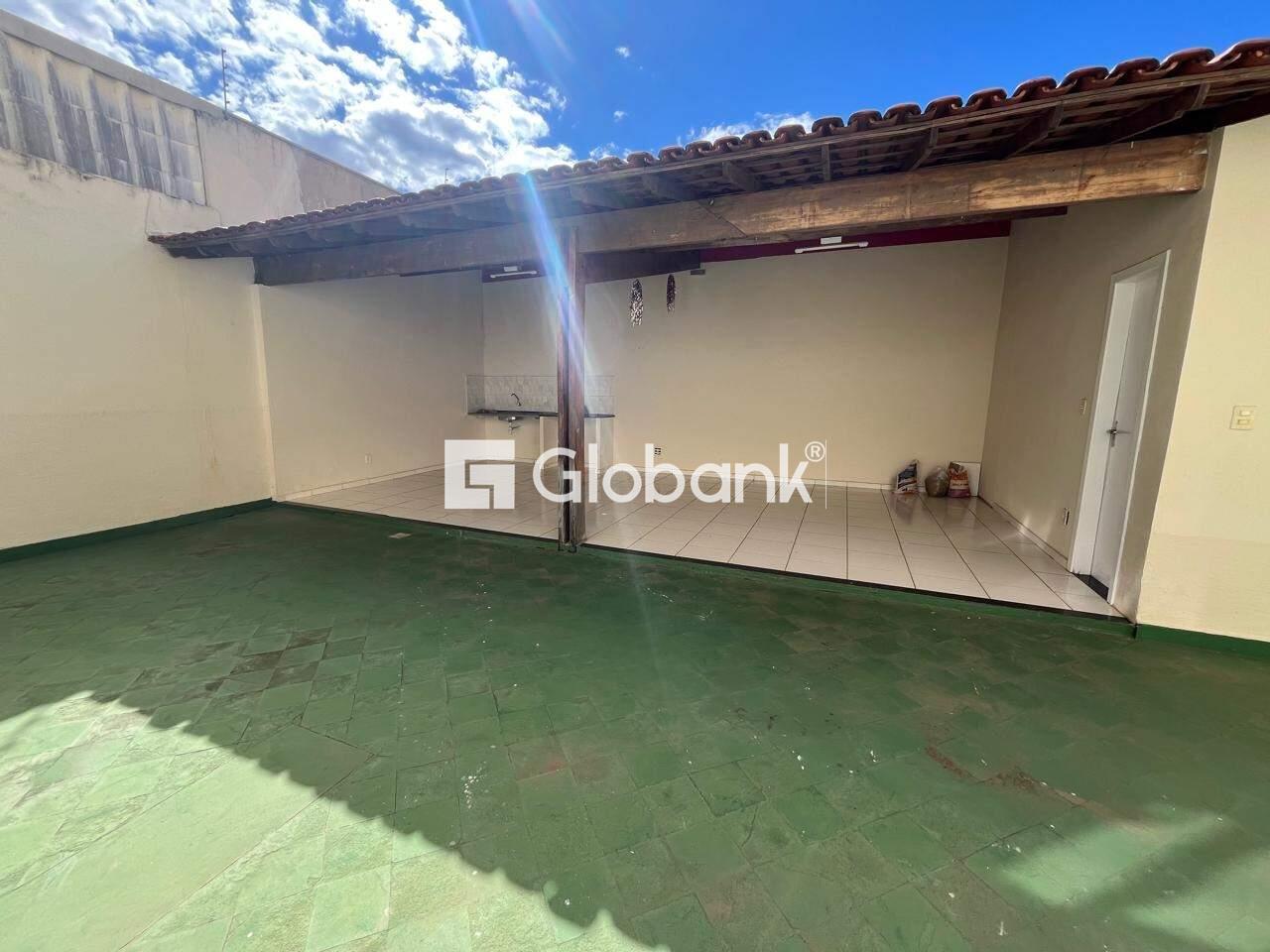 Casa comercial 5 quartos para aluguel Centro 140m² Montes Claros MG: 