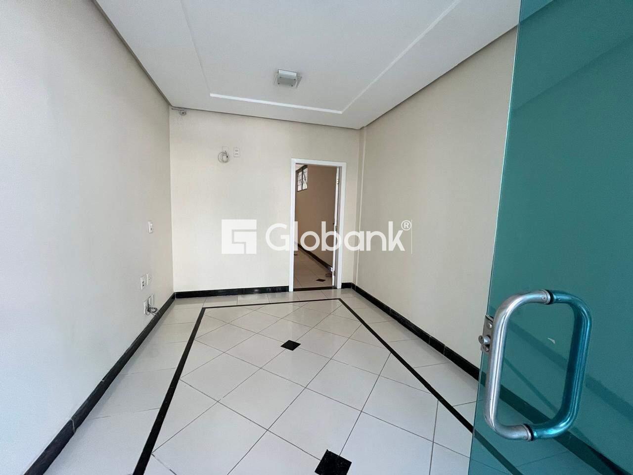 Casa comercial 5 quartos para aluguel Centro 140m² Montes Claros MG: 