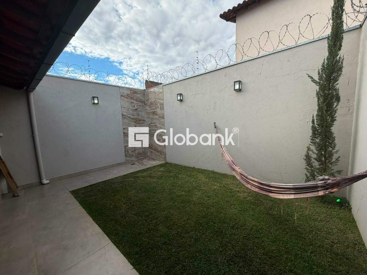 Casa 2 quartos para aluguel Alcides Rabelo 85m² Montes Claros MG: 