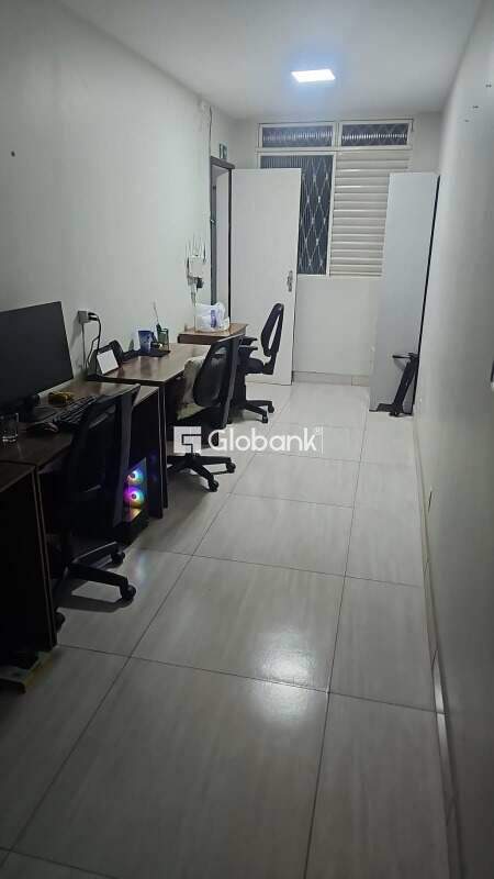 Sala comercial para aluguel Funcionários 25m² Montes Claros MG: 