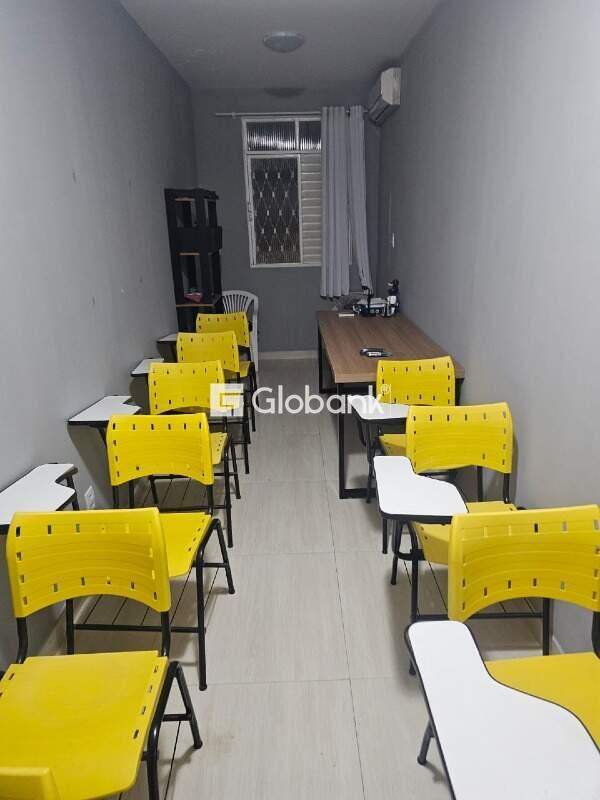 Sala comercial para aluguel Funcionários 25m² Montes Claros MG: 