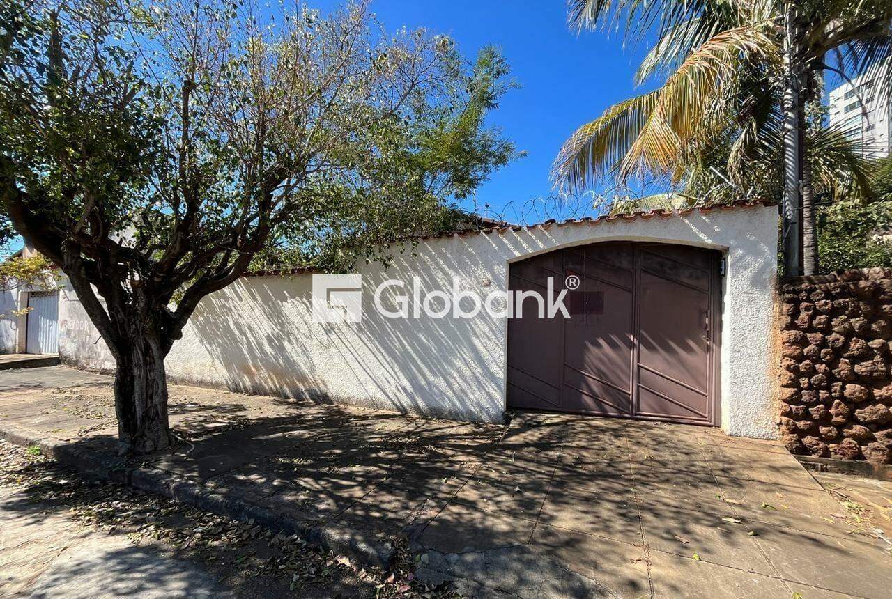 Casa 3 quartos à venda Jardim São Luiz 450m² Montes Claros MG: 