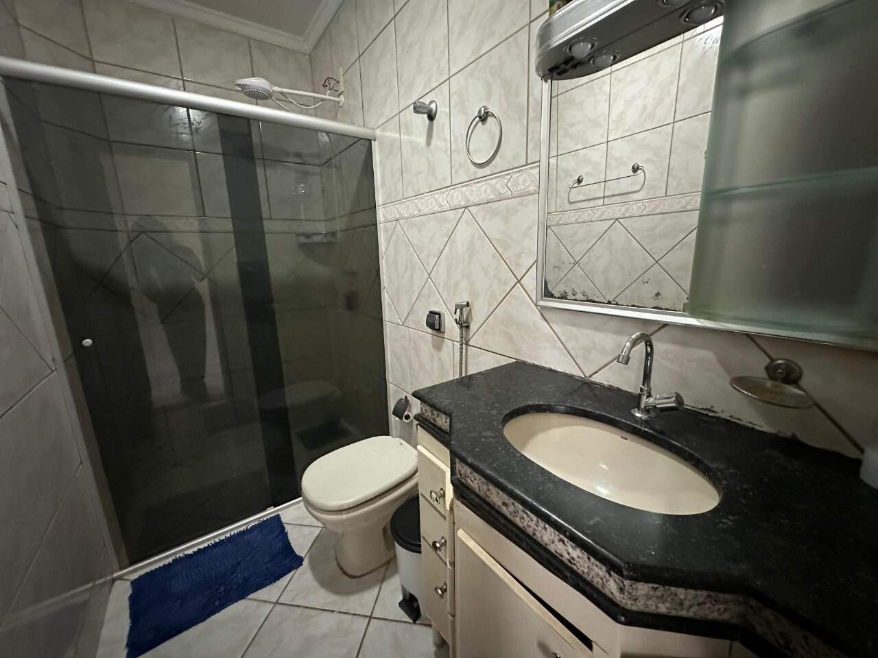 Casa 7 quartos à venda Maracanã 210m² Montes Claros MG: Banheiro social