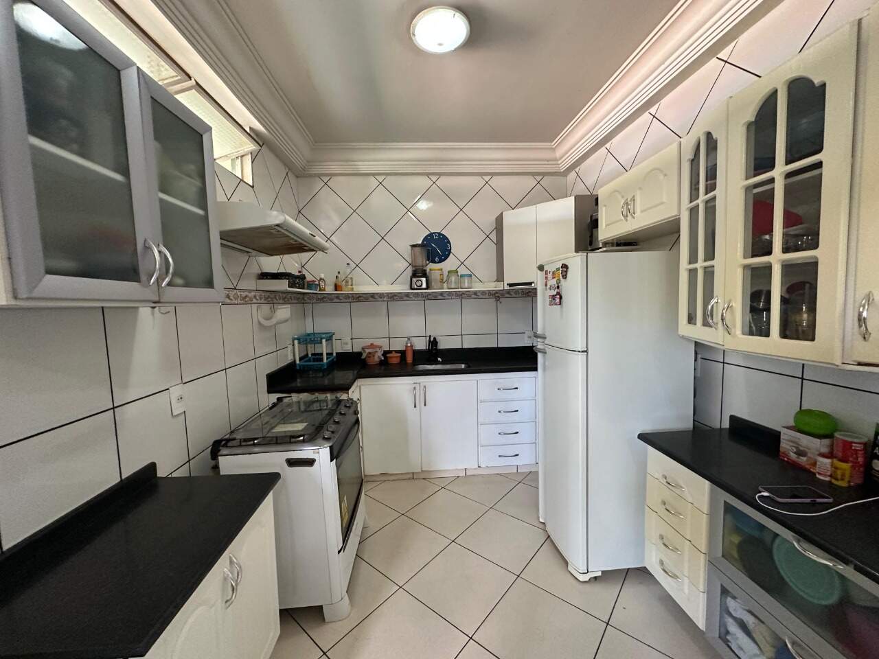 Casa 7 quartos à venda Maracanã 210m² Montes Claros MG: Cozinha