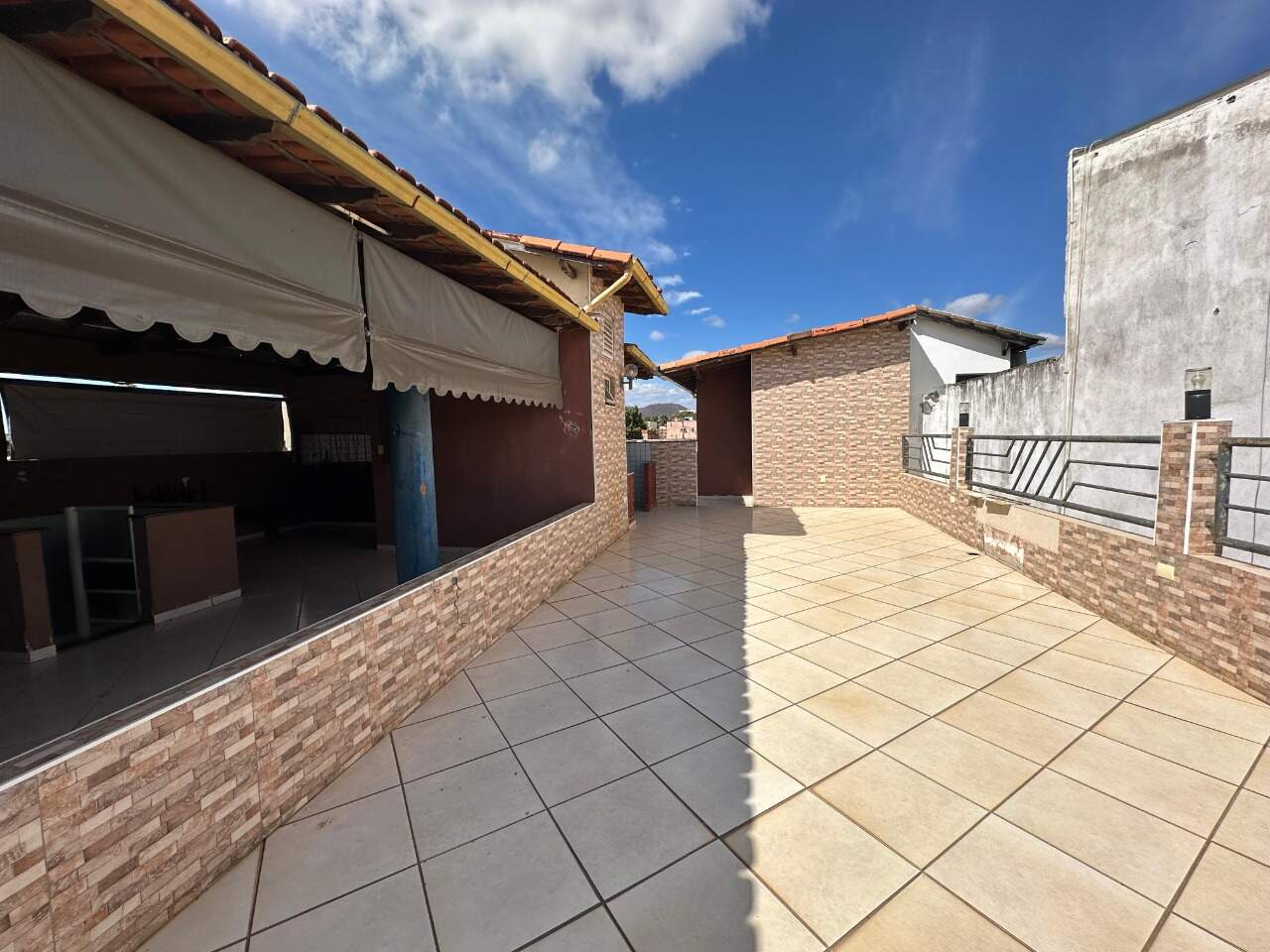 Casa 7 quartos à venda Maracanã 210m² Montes Claros MG: Terra o.