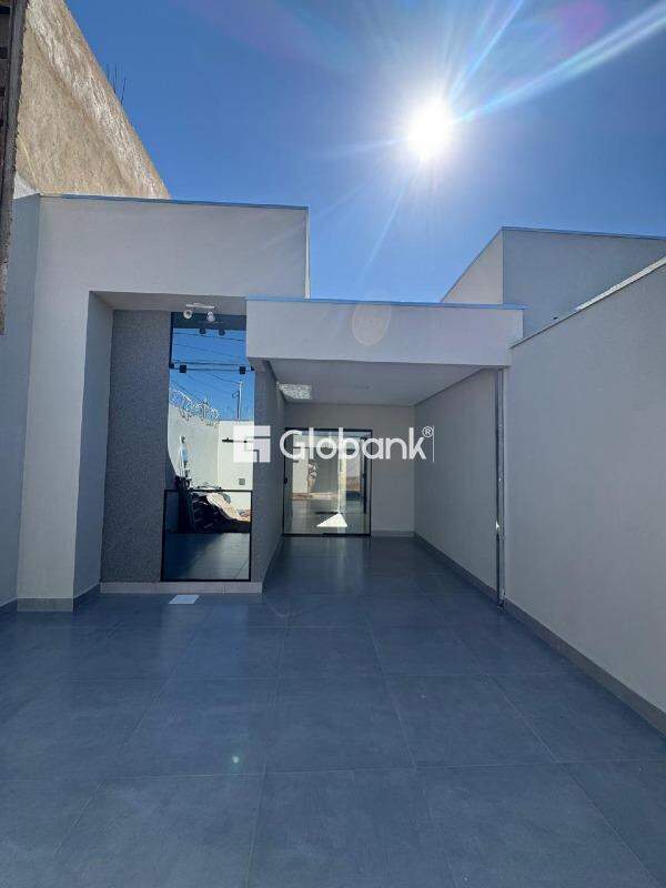 Casa 3 quartos à venda Jardim Olímpico 65m² Montes Claros MG: