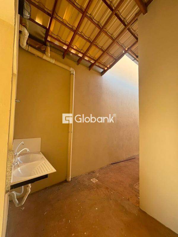 Casa 3 quartos à venda Jardim Primavera 74m² Montes Claros MG: