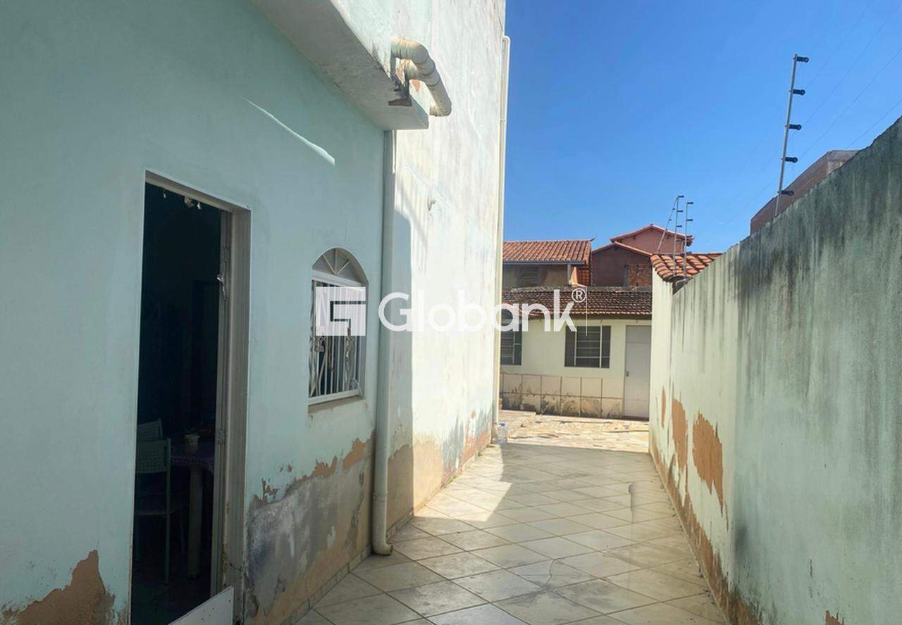 Casa 5 quartos à venda Delfino Magalhães 200m² Montes Claros MG: 