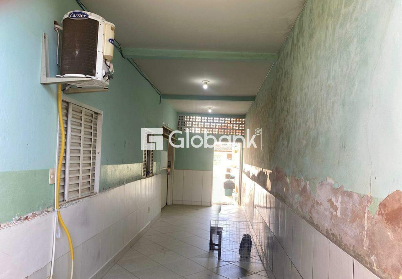 Casa 5 quartos à venda Delfino Magalhães 200m² Montes Claros MG: 