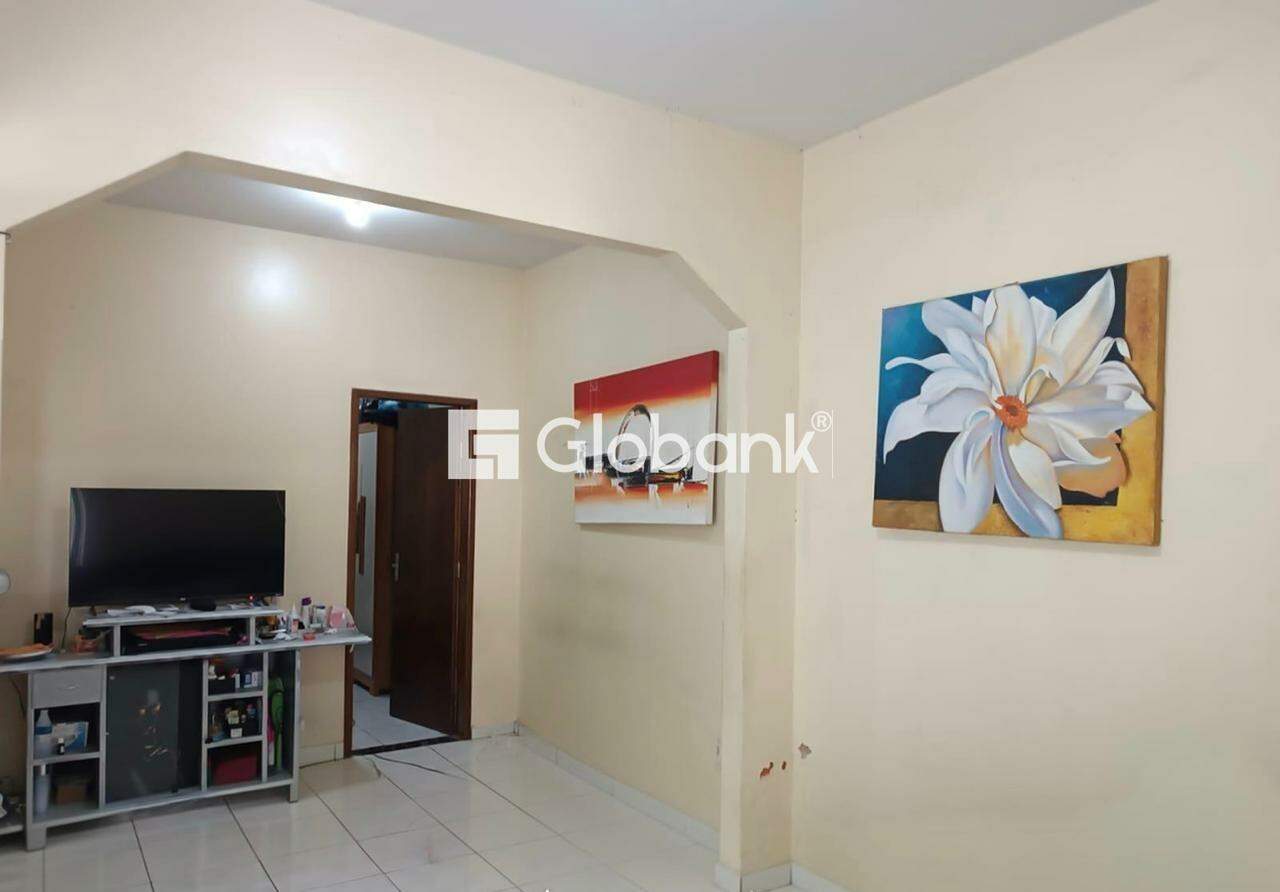 Casa 5 quartos à venda Delfino Magalhães 200m² Montes Claros MG: 