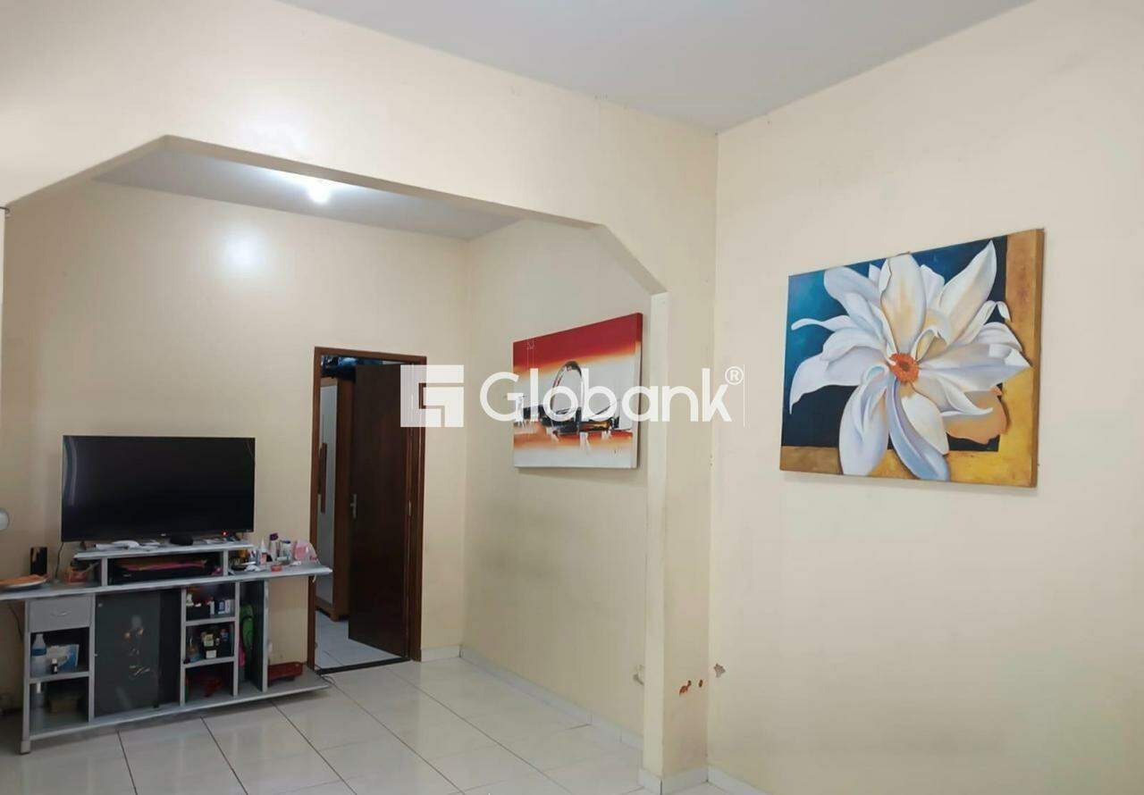 Casa 5 quartos à venda Delfino Magalhães 200m² Montes Claros MG: 