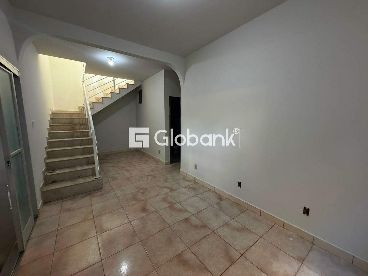 Casa 4 quartos para aluguel Panorama II 130m² Montes Claros MG: