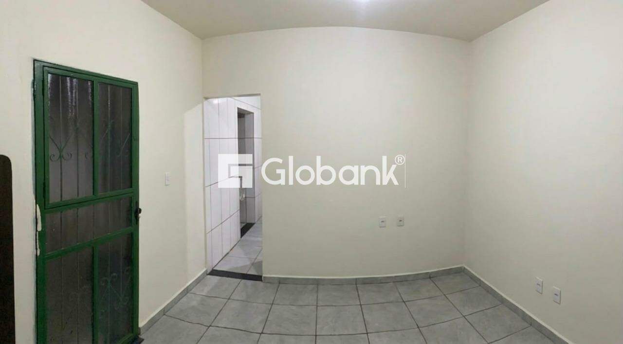 Casa 2 quartos à venda Santo Antônio 70m² Montes Claros MG: