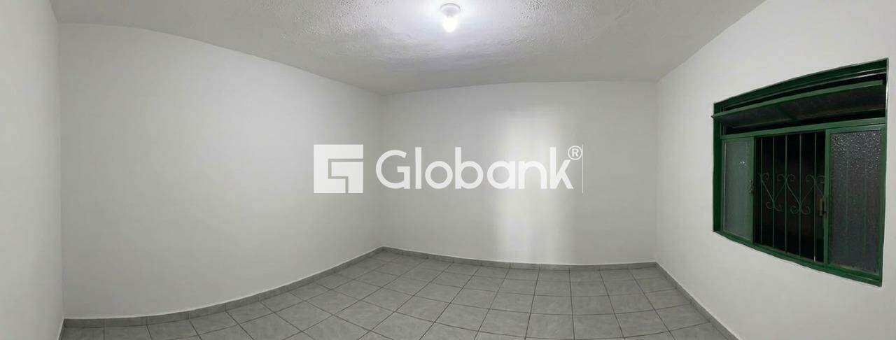 Casa 2 quartos à venda Santo Antônio 70m² Montes Claros MG: