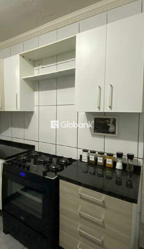 Casa 2 quartos à venda Santo Antônio 70m² Montes Claros MG: 