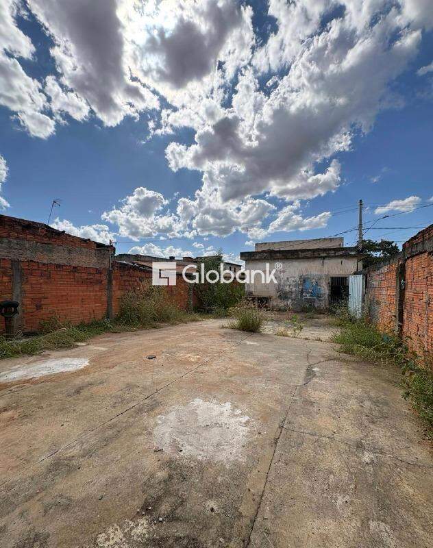 Terreno à venda Nossa Senhora de Fátima 230m² Montes Claros MG: