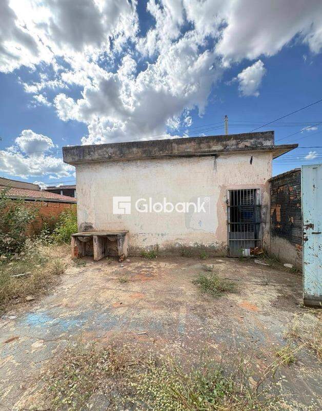 Terreno à venda Nossa Senhora de Fátima 230m² Montes Claros MG: 