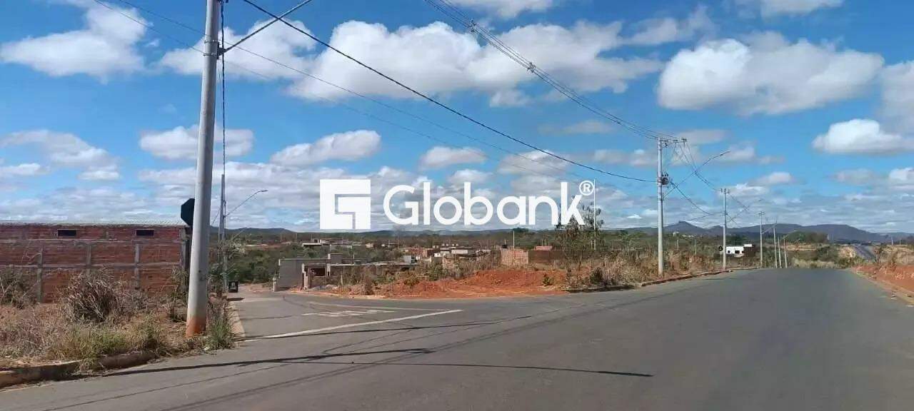 Terreno à venda Loteamento dos Cristais 220m² Montes Claros MG: 