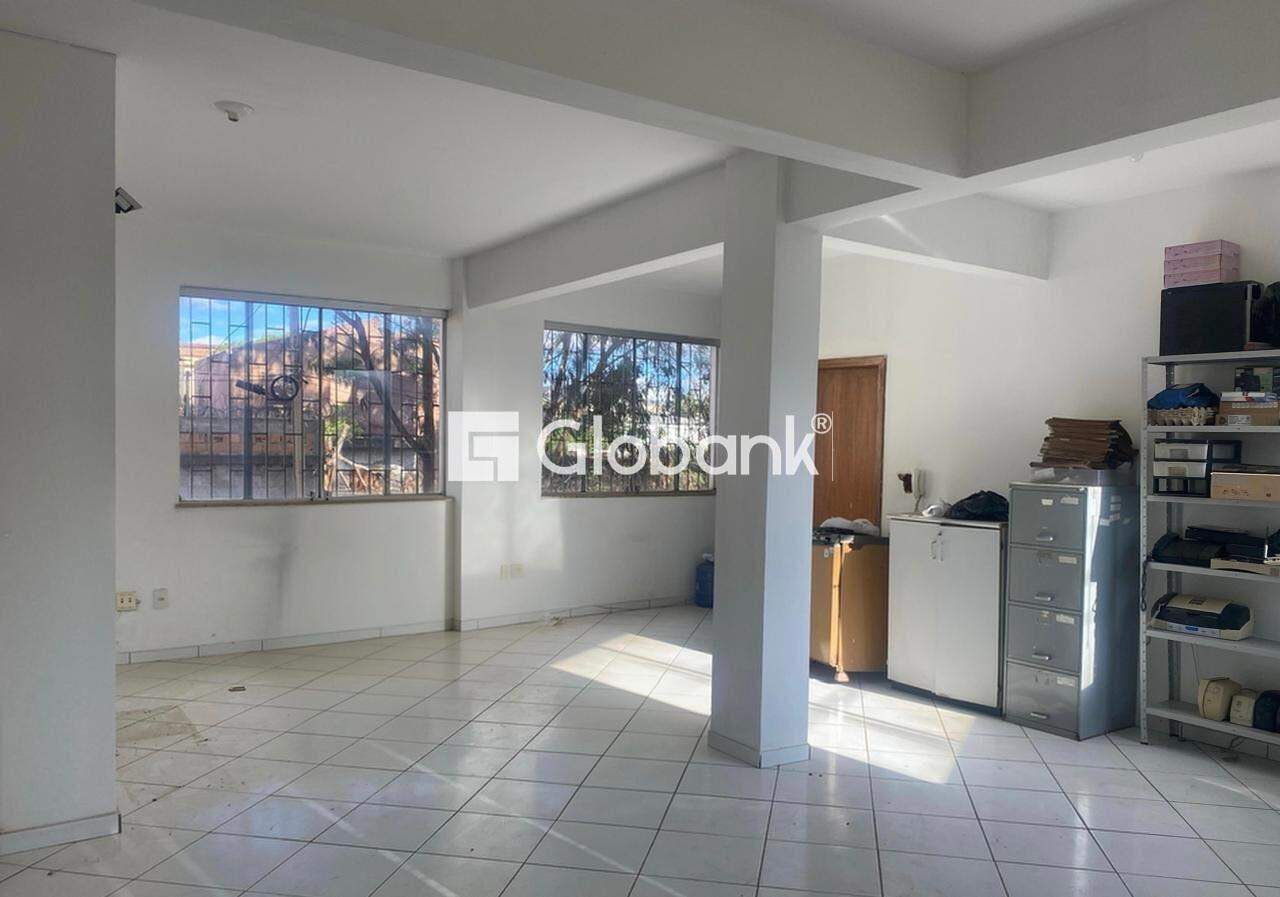 Prédio para aluguel Edgar Pereira 900m² Montes Claros MG: 