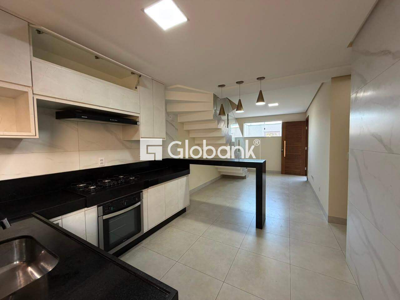 Casa 3 quartos para aluguel Edgar Pereira 110m² Montes Claros MG: