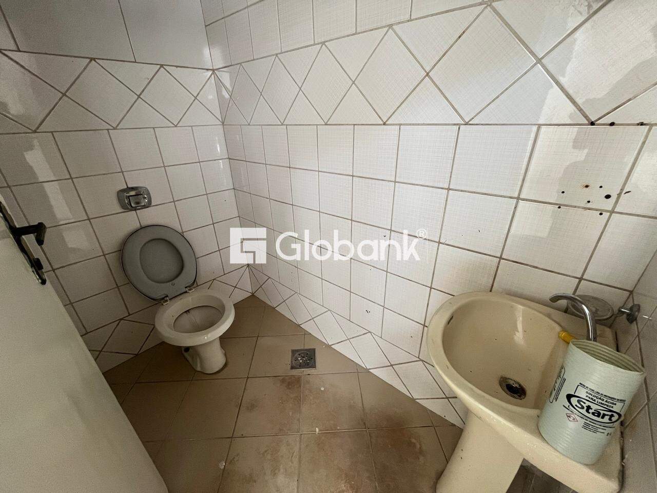 Ponto comercial para aluguel Centro 44m² Montes Claros MG: