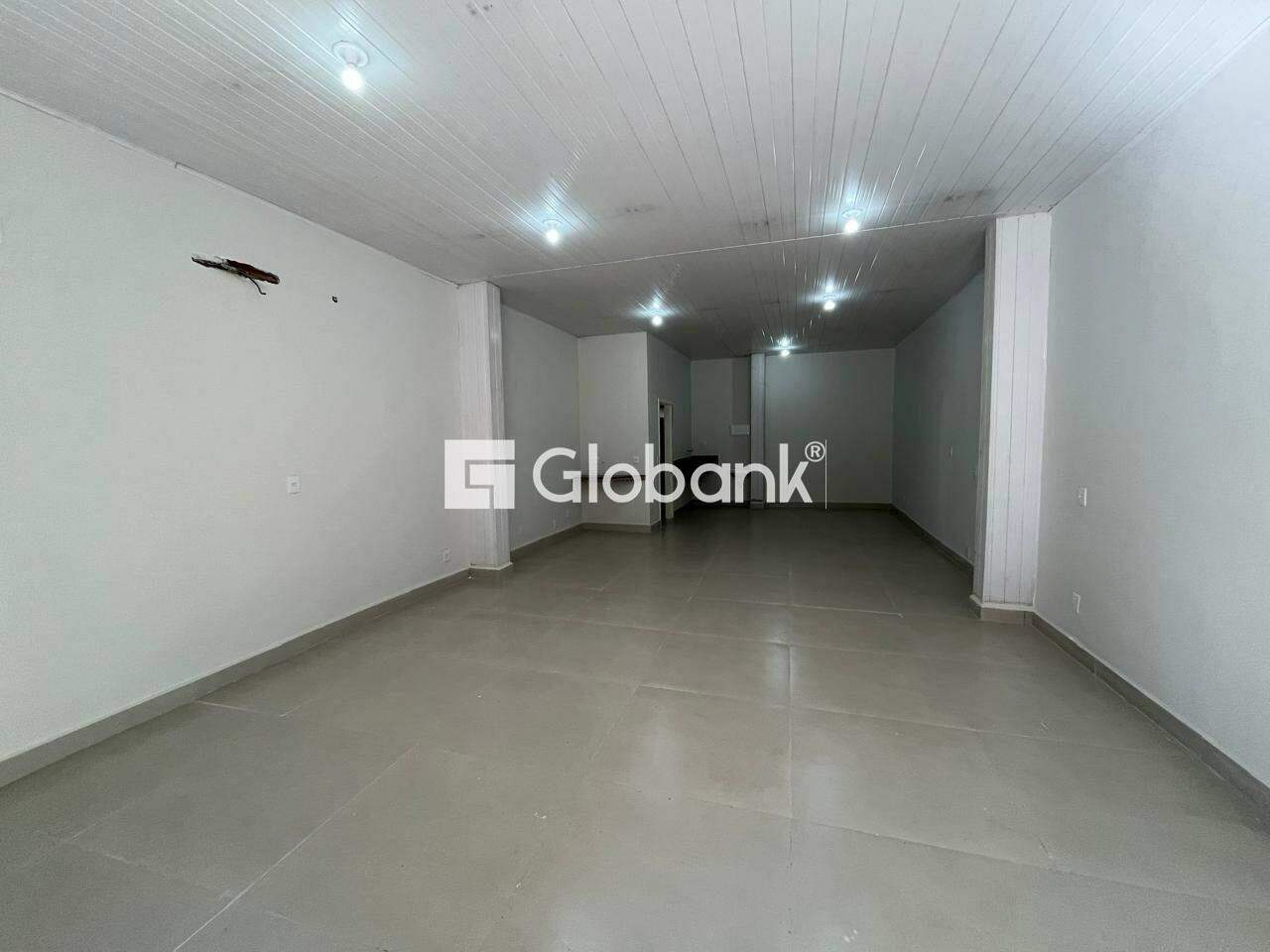 Ponto comercial para aluguel Centro 63m² Montes Claros MG: 