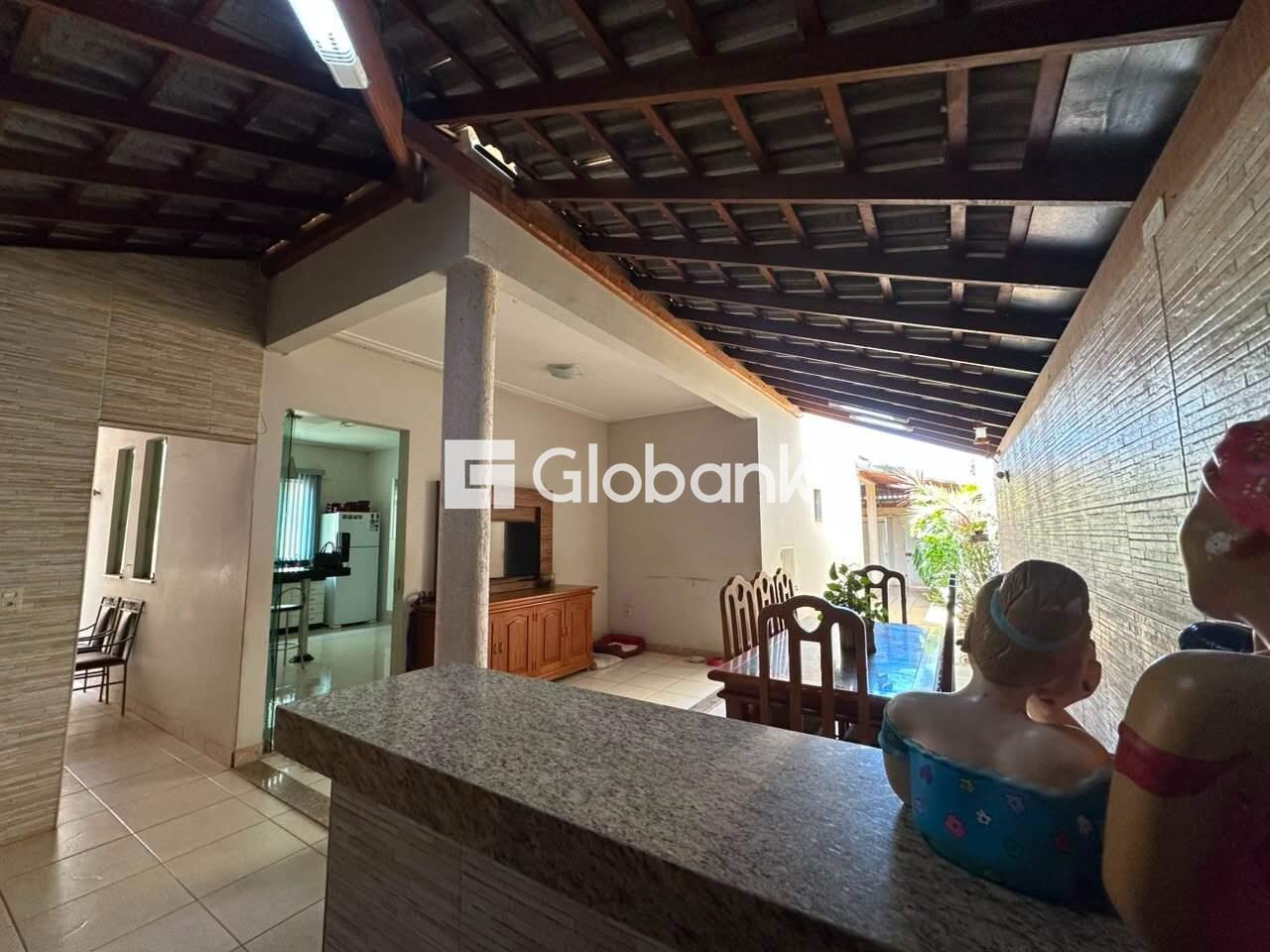 Casa 3 quartos à venda Canelas 180m² Montes Claros MG: