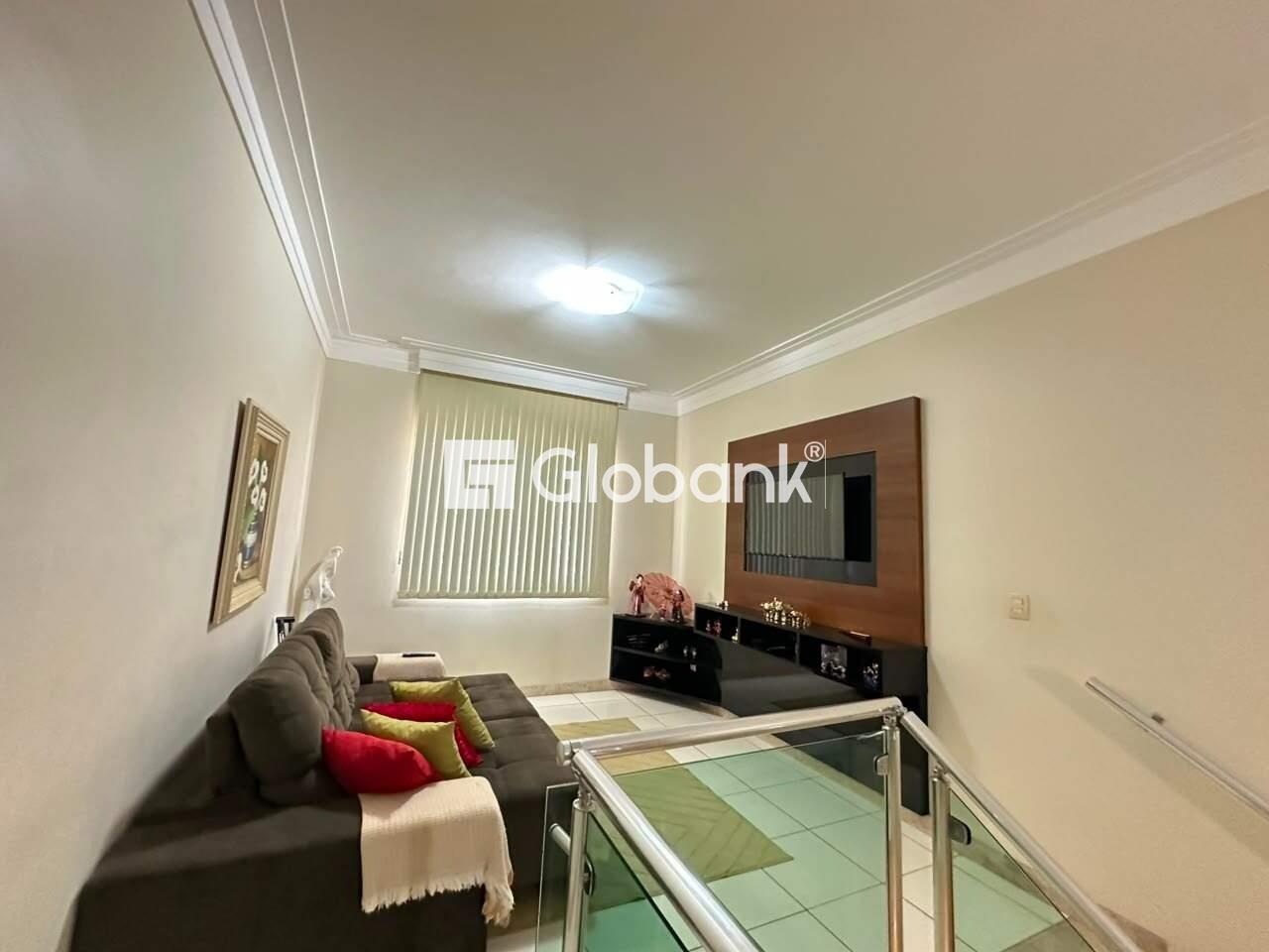 Casa 3 quartos à venda Canelas 180m² Montes Claros MG: