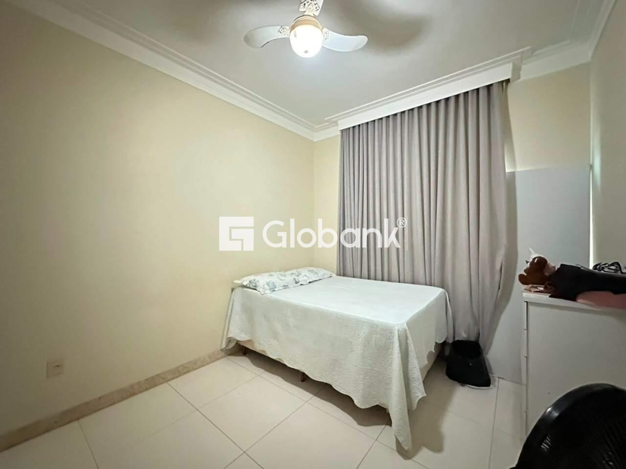 Casa 3 quartos à venda Canelas 180m² Montes Claros MG: