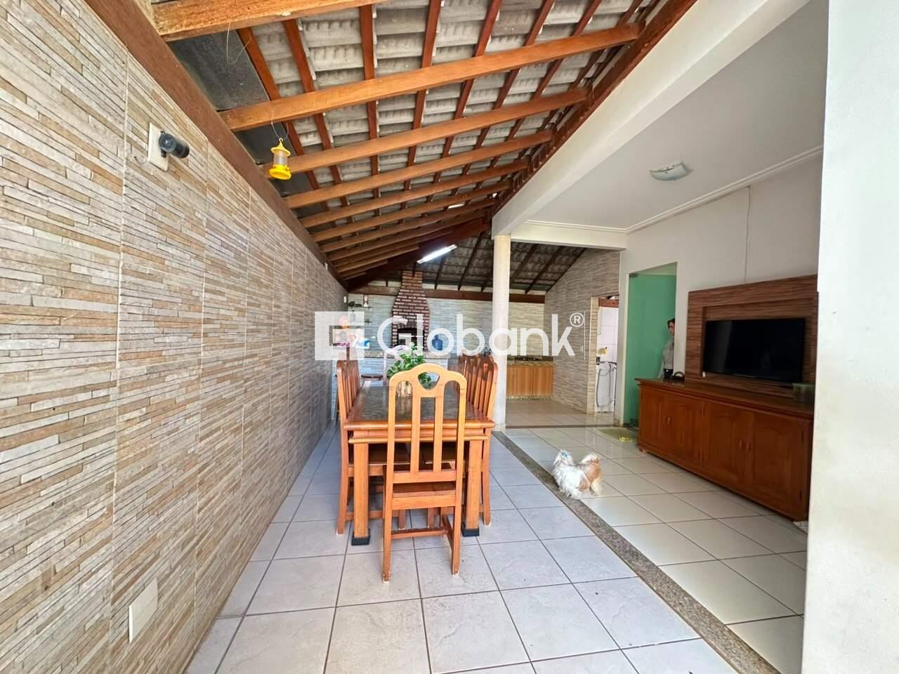Casa 3 quartos à venda Canelas 180m² Montes Claros MG: